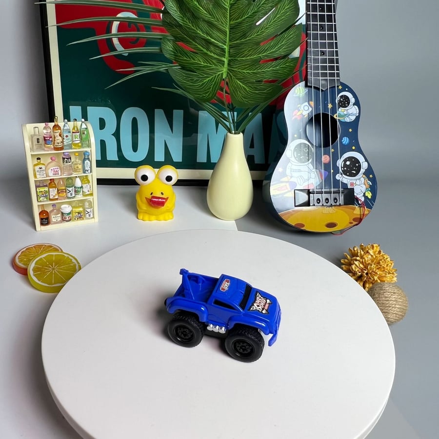 🔥 Magnetic Wall Climbing Toy Car( Pack of 6)